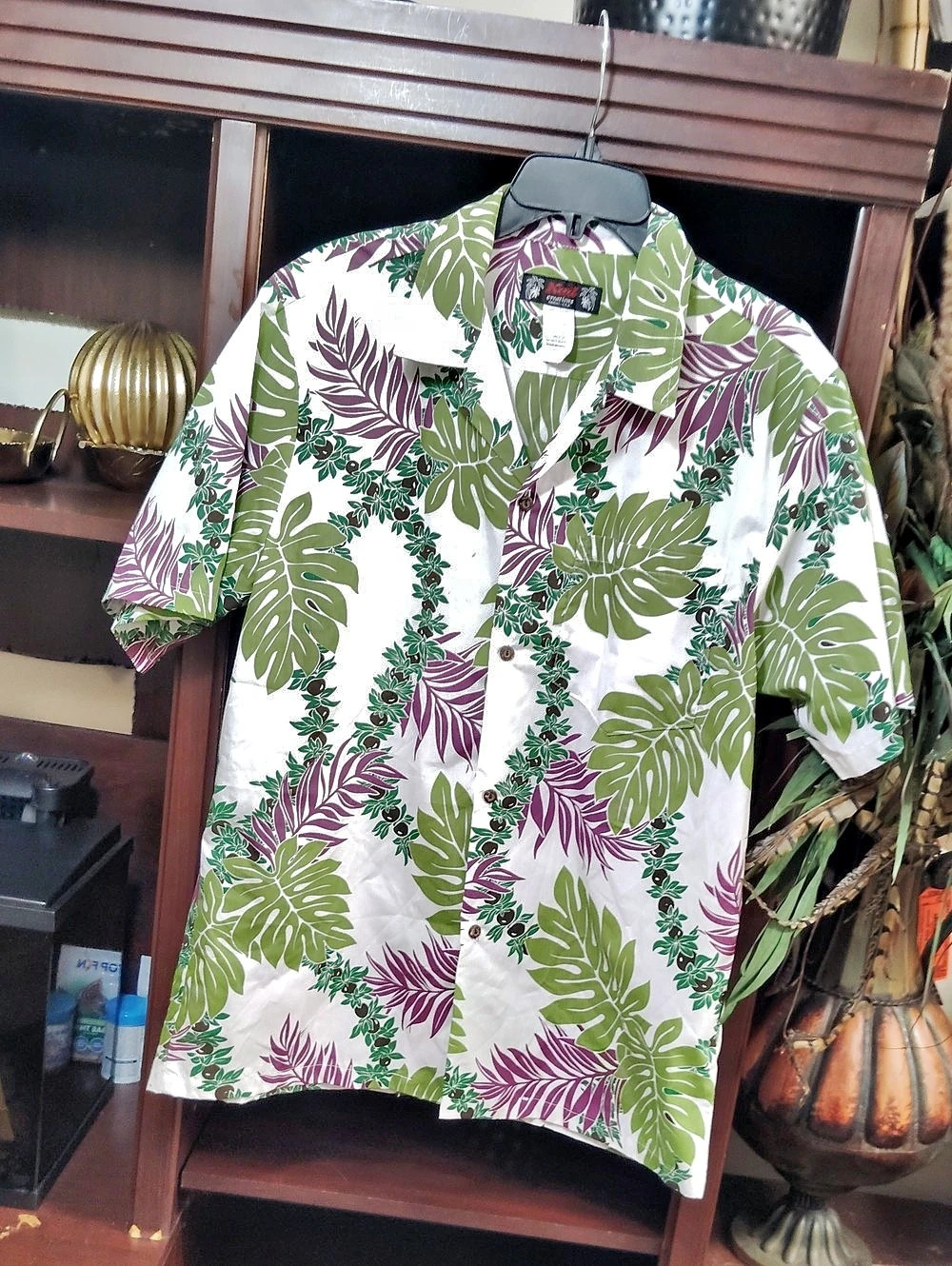 Kadcreations Hawaiian Floral Button Down Shirt Large Like New